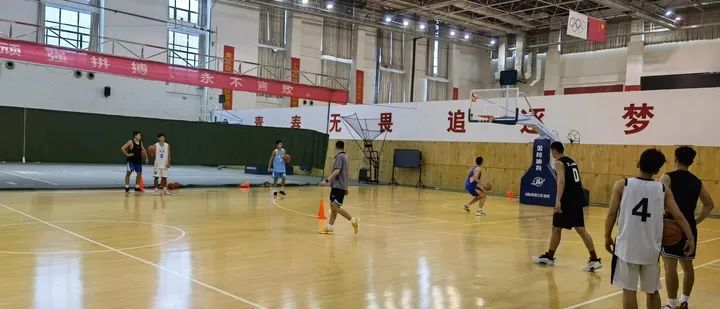 专业篮球教练如何指导球员提高专注力_1